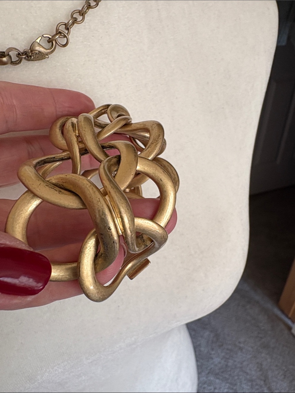Vintage Stella & Dot Matte Gold Interlocking Circle Necklace and bracelet 🙌 - Picture 11 of 14